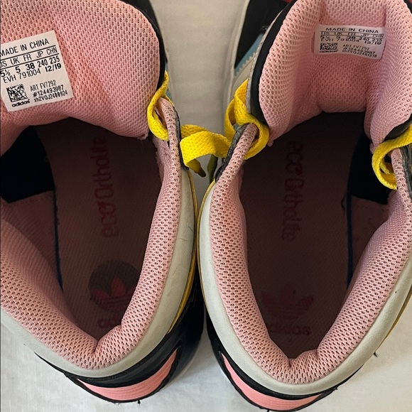 Adidas Woman’s High-Top Hard Court Sneakers Red, Blue, Pink & Yellow SZ 5.5 - Picture 12 of 12